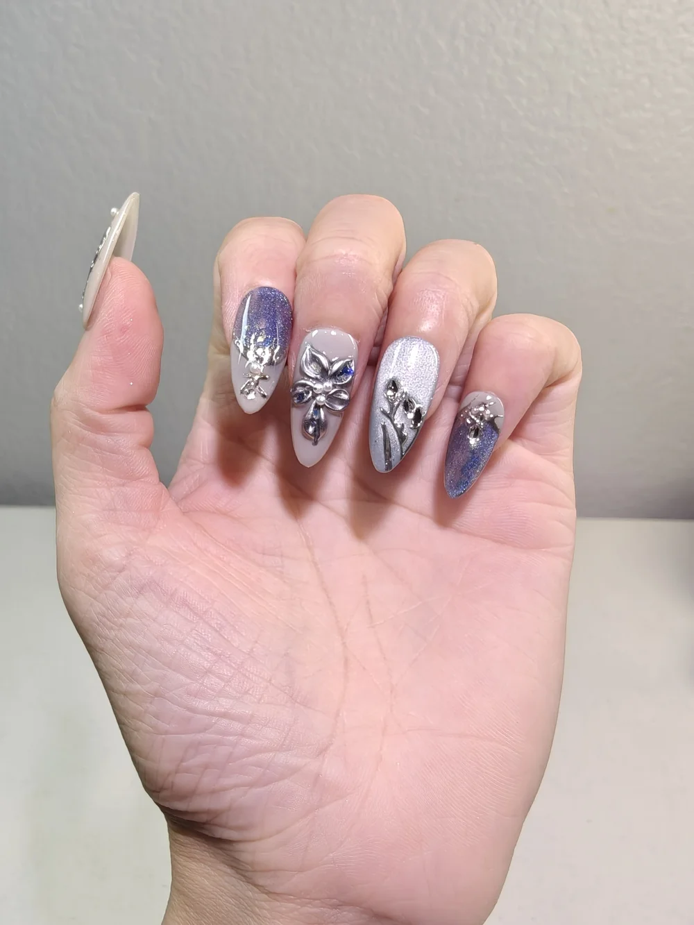 Silver and Blue Cat Eye Crystal With Floral Medium Almond Press On Nails